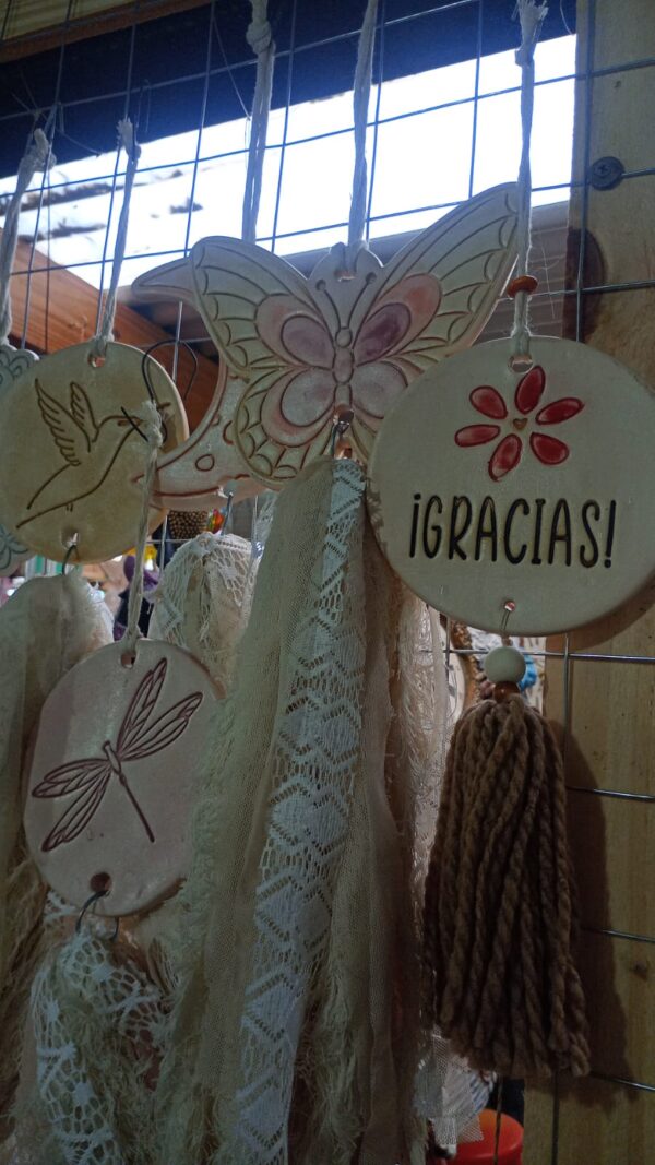 COLGANTE DE CERAMICA CON BORLA GDE